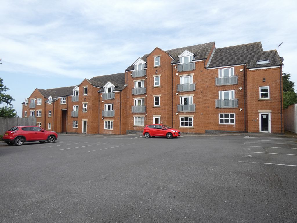 Rear/Carpark- click for photo gallery